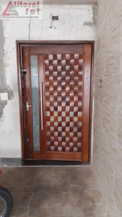 Imagem Casa à venda em Praia Grande-SP, bairro Ocian: 2 quartos, 1 sala, 1 banheiro, 2 vagas, 150m². Imperdível oportunidade!