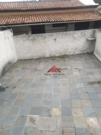 Imagem Sobrado com 3 dormitórios à venda, 135 m² por R$ 300.000,00 - Mutuá - São Gonçalo/RJ