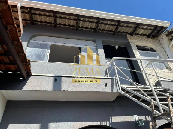 Imagem Sobrado com 363 m2, 03 suites, varias vagas de garagem, piscina.