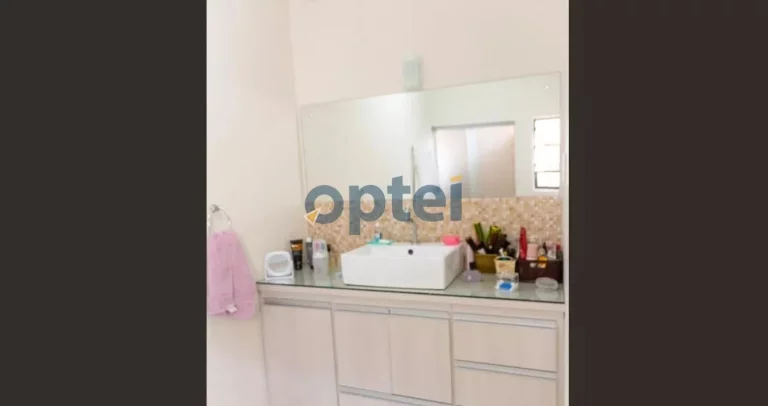 Imagem CASA TERREA COM 03 QUARTOS (01 SUITE) NO OTIMO BAIRRO DO JARDIM HOLLYWOOD -SBC