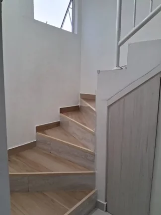 Imagem Sobrado com 2 dormitórios à venda, 56 m² por R$ 330.000,00 - Vila Colorado - Suzano/SP