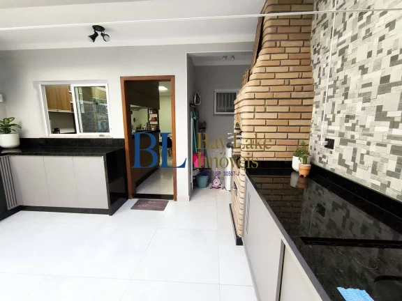Imagem Casa Espaçosa com Quintal e Churrasqueira – 3 Quartos (1 Suíte) - 2 Vagas