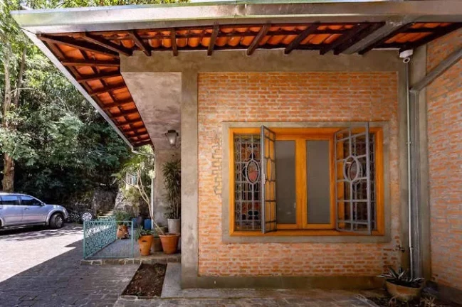 Imagem Cond Palos Verdes - 3 lotes (4.373m²) 6 dorm/4sts, reformada e modernizada