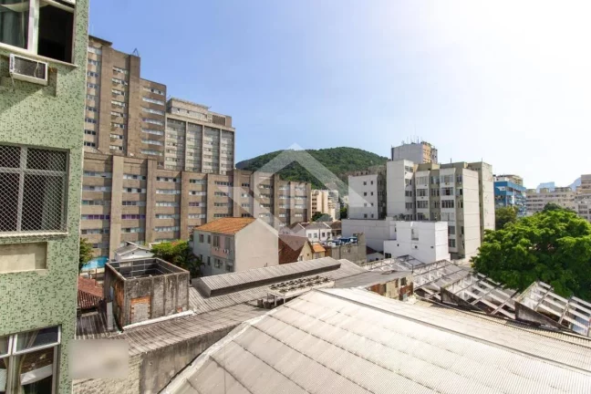 Imagem Apartamento de 2 Quartos para Venda em Botafogo com 70 m²