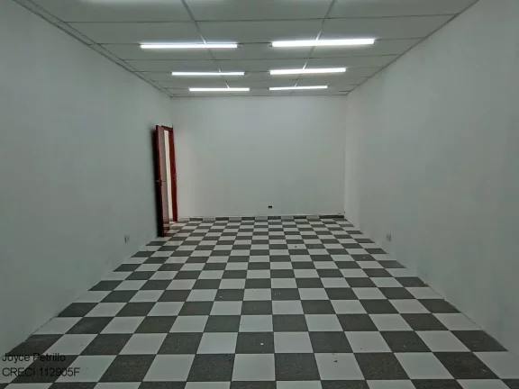 Imagem No Centro de Peruíbe, Salão Comercial Com 220 m² E Excelente Localização, Disponível Para Locação.