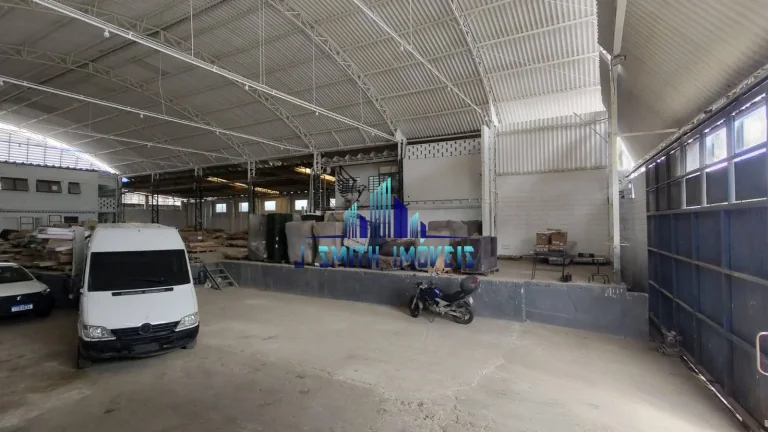 Imagem GALPÃO INDUSTRIAL. AC. 1.600m² DE CONSTRUÇÃO. 2 DOCAS