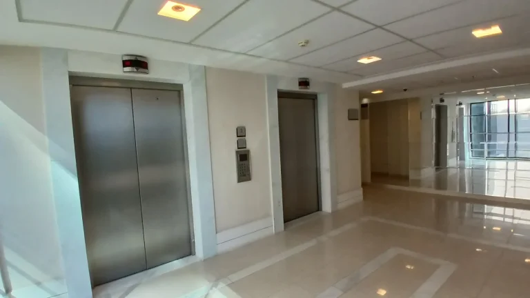 Imagem Sala Comercial para Locação em Rio de Janeiro, Barra da Tijuca, 1 banheiro, 1 vaga