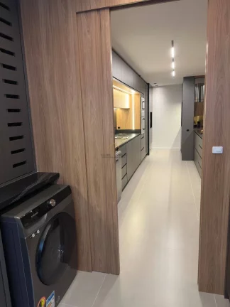 Imagem Apartamento DECORADO com 3 suítes a 300 metros do mar de Jurerê