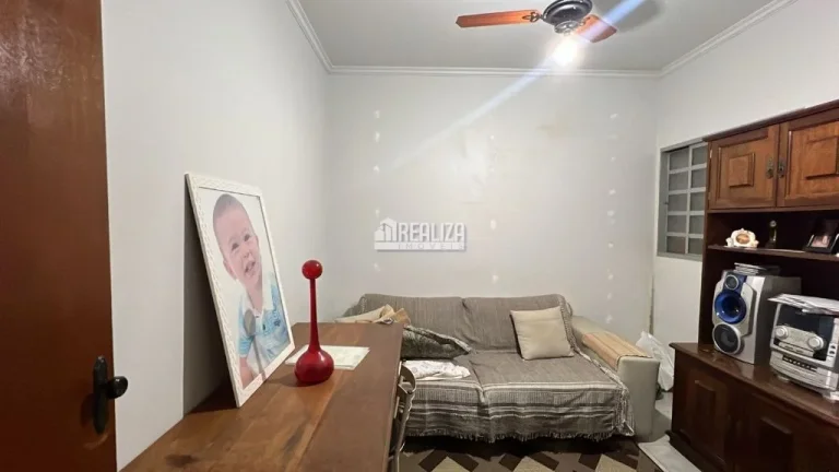 Imagem Casa à venda no bairro Quinta Boa Esperança, Uberaba: 3 dormitórios, suíte, garagem