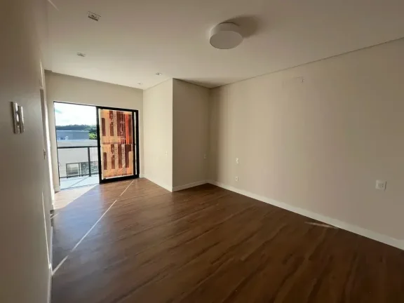 Imagem Casa Nova de Alto Padrão à Venda em Condomínio Tranquilo