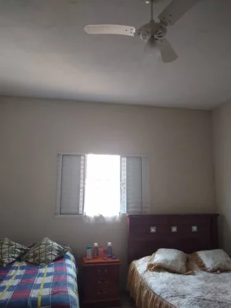 Imagem "Seu Refúgio dos Sonhos: Rancho à Venda no Exclusivo Condomínio Acácias!"