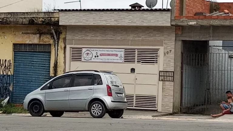 Imagem Sobrado com 4 dormitórios à venda, 212 m² por R$ 399.000,00 - Jardim Cacique - Suzano/SP