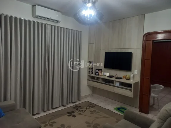 Imagem Imperdível oportunidade: Casa comercial de alto padrão à venda em Coxim-MS, no Centro! 3 quartos, 1 suíte, 1 sala, 5 banheiros, 1 vaga de garagem, 180m² de área.
