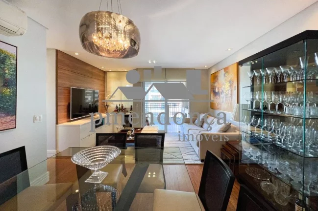 Imagem Apartamento mobiliado em Perdizes com 86,60m², 2 suÍtes e 3 vagas demarcadas.