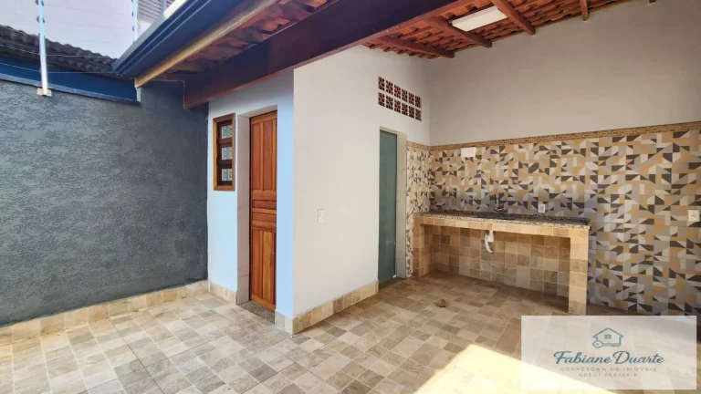 Imagem Casa recém reformada no Perequê Açú