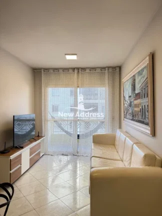 Imagem More em Itapuã: apartamento de 100 m² na 2ª quadra do mar, 3 quartos com suíte, varanda e vaga de garagem.