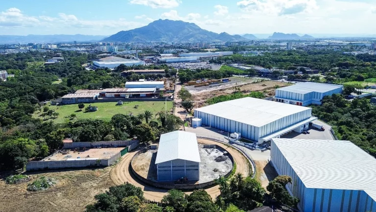 Imagem Galpão para Locação Jardim Limoeiro 880m²