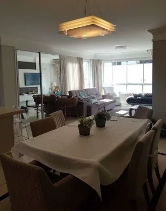 Imagem Ótimo apartamento quadra mar em Balneário Camboriú.