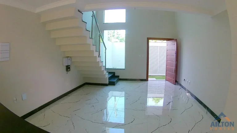 Imagem Casa Duplex com 4 Suítes à Venda na Praia do Morro, Guarapari-ES