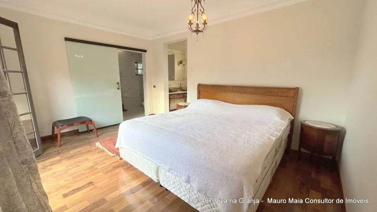 Imagem Casa Alto Padrão em São Paulo II, Cotia/SP espaçosa e recém reformada