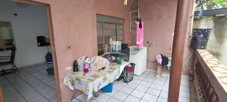 Imagem São 2 Casas 125m², Com 5 e 4 Cômodos, Laje, Escritura, 1 Vaga, 1 Quadra da Av. Pres. Castelo Branco no Jardim Zaíra, Mauá-SP