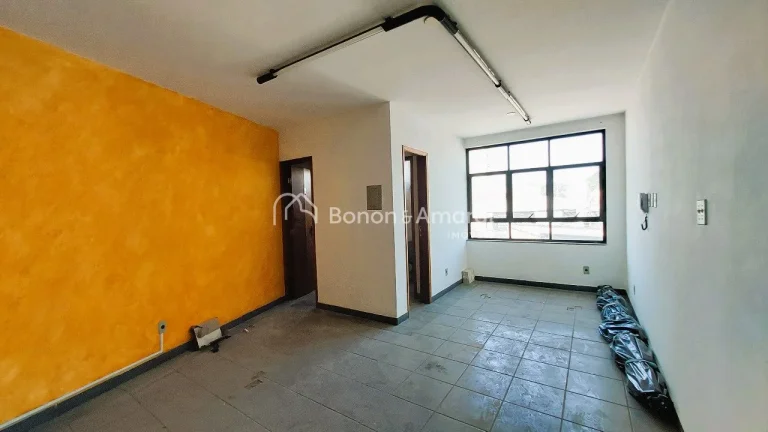 Imagem Excelente sala comercial no centro de Valinhos, disponível para venda ou locação.

Localizada no ...
