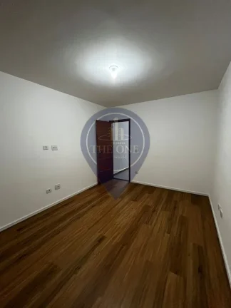 Imagem Casa à venda na Vila Romero, São Paulo-SP: 3 quartos, 1 suíte, 3 vagas - Visite já!