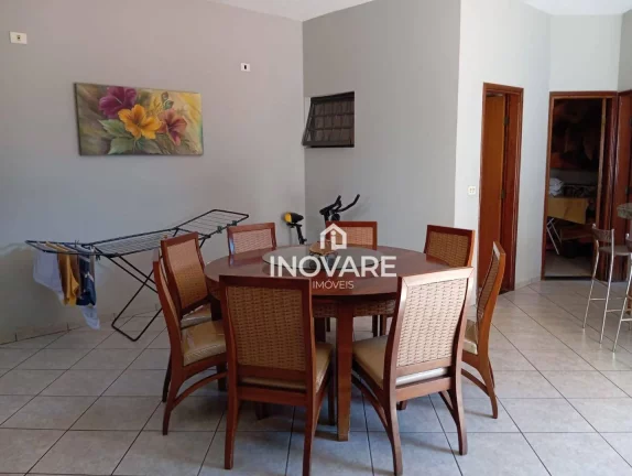 Imagem Casa com 3 dormitórios à venda, 280 m² por R$ 950.000,00 - Alto da Boa Vista - Itumbiara/GO