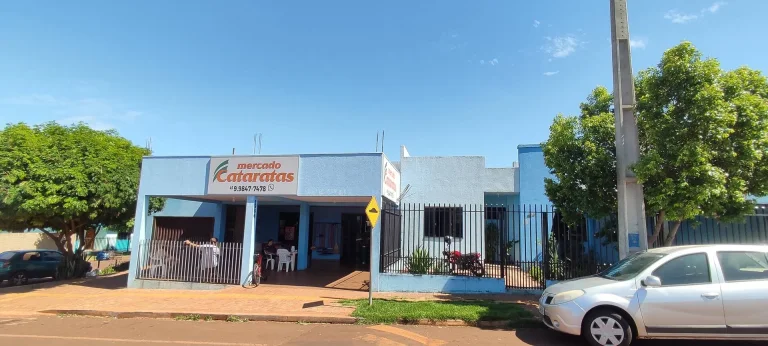 Imagem Casa à venda com sala comercial em São Miguel do Iguaçu - Bairro Cataratas - Imóvel de esquina com churrasqueira e energia solar
