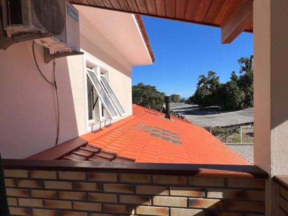Imagem Casa 4 quartos Sambaqui