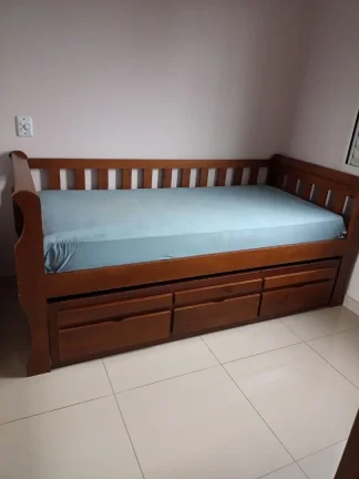 Imagem Apartamento de 1 dormitório com armário, sala, cozinha com bancada em mármore travertino, banheir...