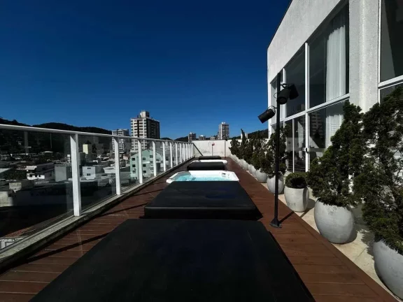Imagem Apartamento com 3 dormitórios sendo 1 suíte e 2 vagas de garagem - Bairro Fazenda Itajaí/SC