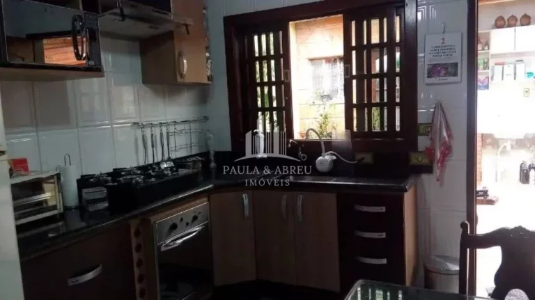 Imagem Casa Assobradada 200m², 8 metros de frente, Churrasqueira, Dormitórios, 2 Banheiros, 3 Vagas, Financia, Jardim Bela Vista, Mauá-SP