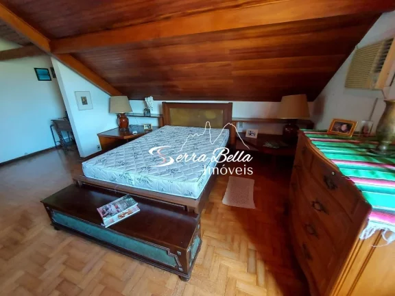 Imagem Casa com 4 dormitórios à venda, 255 m² por R$ 1.290.000,00 - Três Córregos - Teresópolis/RJ