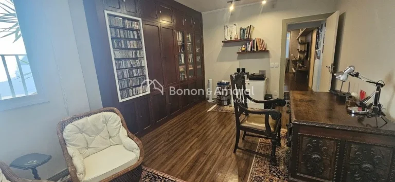 Imagem Linda casa à venda muito bem localizada dentro do condomínio Colinas do Ermitage, a casa conta em ...