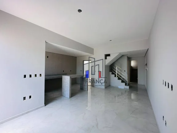 Imagem Casa à venda, 118 m² por R$ 550.000,00 - Olho D'água - Eusébio/CE