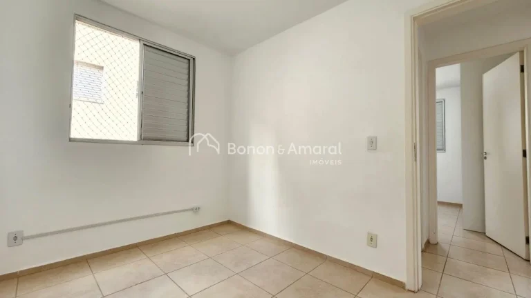 Imagem Características do Imóvel:
2 Dormitórios, sendo um com armário planejado, proporcionando mais pr...