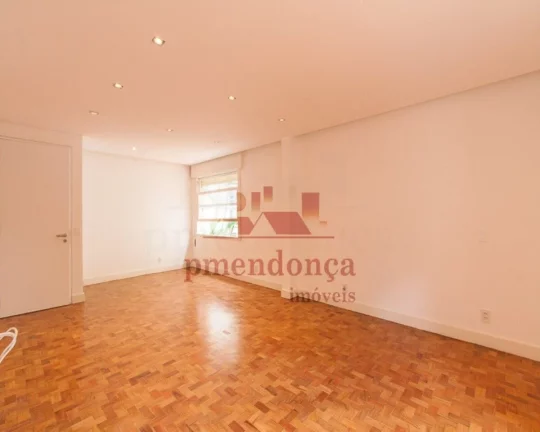 Imagem Apartamento bem amplo, totalmente reformando, tanto hidraulica, com eletrica, pisos e armarios, livv...