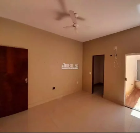 Imagem Casa à venda no Parque das Laranjeiras, Uberaba - 3 dormitórios, suíte, garagem e mais!