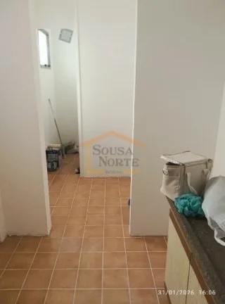 Imagem Apartamento com 64m² reformado, dispõe de 2 dormitórios, 1 banheiro, sala para dois ambientes, sa...