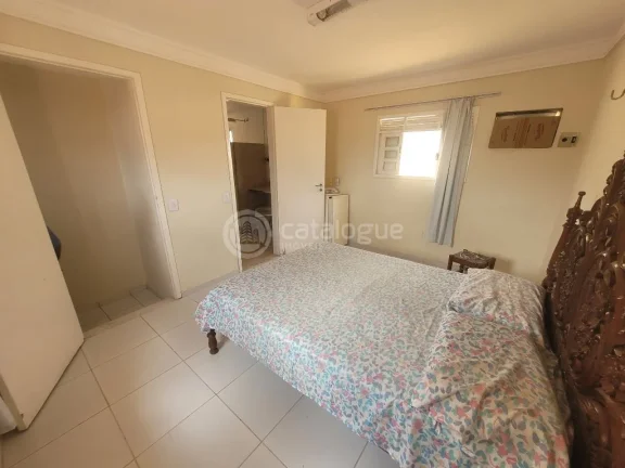 Imagem Casa Padrão à Venda em Lagoa Nova, Natal - 4 Dormitórios