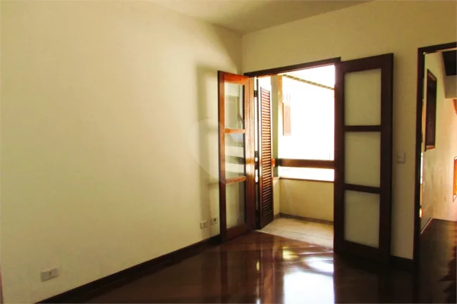Imagem Casa para alugar com 4 quartos, sendo 2 suítes, em Vila São Francisco, São Paulo - SP