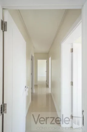 Imagem Apartamento 4 ou + dormitórios para Venda em Balneário Camboriú / SC no bairro Centro