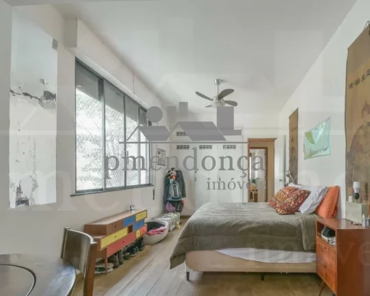 Imagem Apartamento reformado, distribuído com tacos, living para 03 ambientes, terraço, lavabo, banheiro ...
