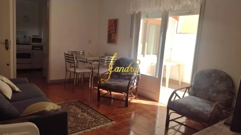 Imagem Apartamento no centro com 02 dormitórios