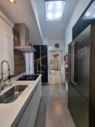 Imagem Apartamento com 104m², dispõe de 3 dormitórios, sendo 2 suítes, sala estar, sala jantar, sacada,...