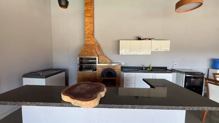 Imagem Oportunidade imperdível: Chácara à venda em Araçoiaba da Serra-SP, no bairro Cercado, com 7 quartos, 4 suítes e 500m² de área!
