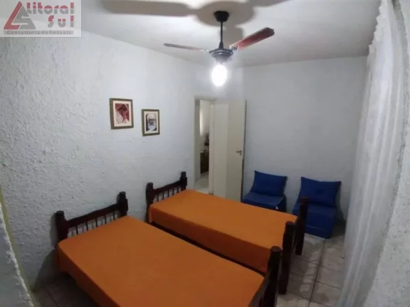 Imagem Apartamento à venda na Guilhermina, Praia Grande-SP: 1 quarto, 1 sala, 1 banheiro e vaga de garagem. Confira!