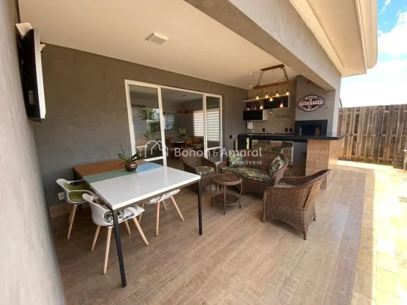 Imagem Casa à venda, com sala de estar e jantar integradas à área gourmet, piscina e terreno espaçoso. ...