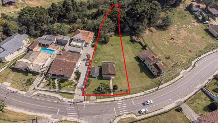 Terreno com 1.727m2 no Ferraria